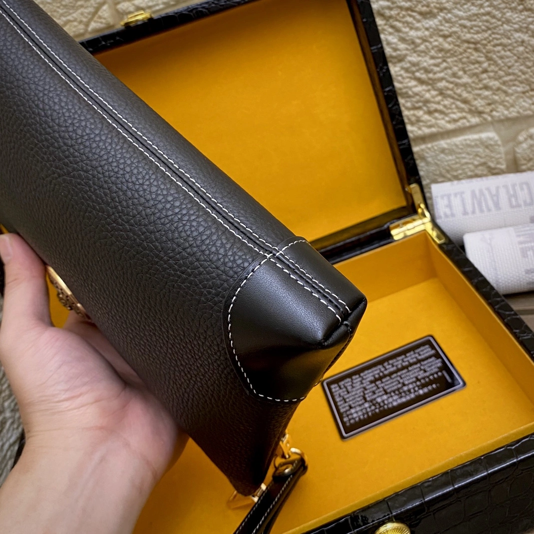 Versace AAA Man Wallets Resilient 2935