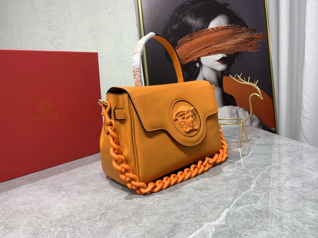 Versace AAA Quality Handbags For Women Affordable 5662