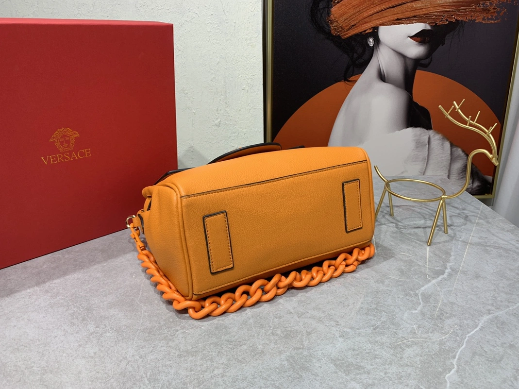 Versace AAA Quality Handbags For Women Affordable 5662