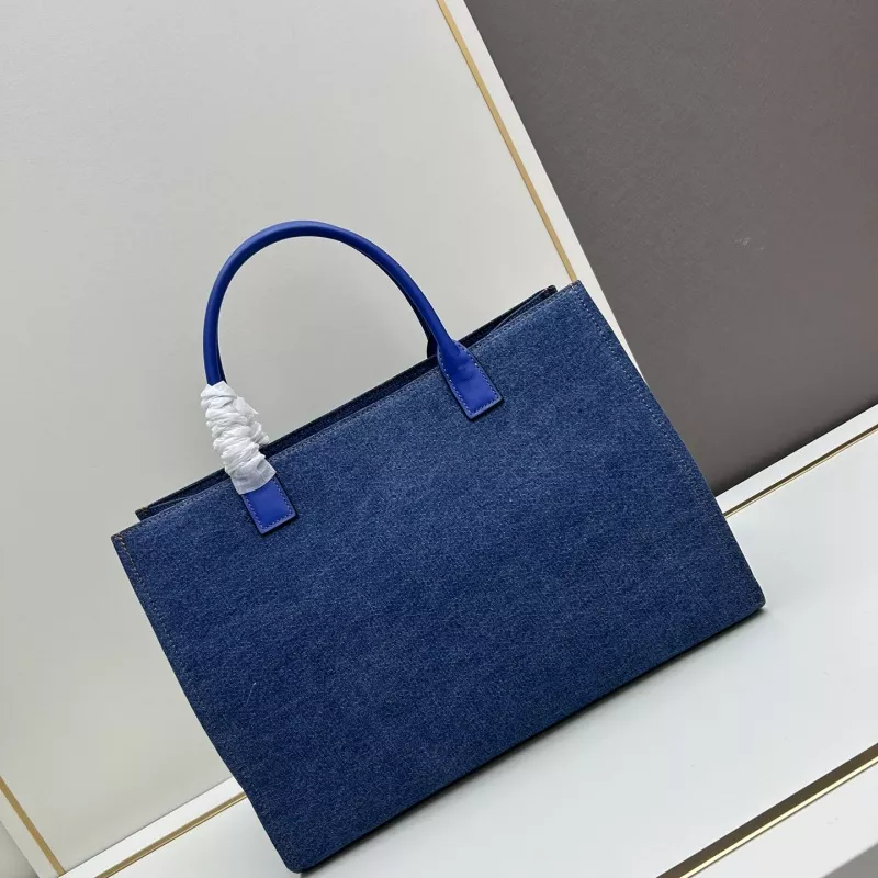 Versace AAA Quality Handbags For Women Durable 9787