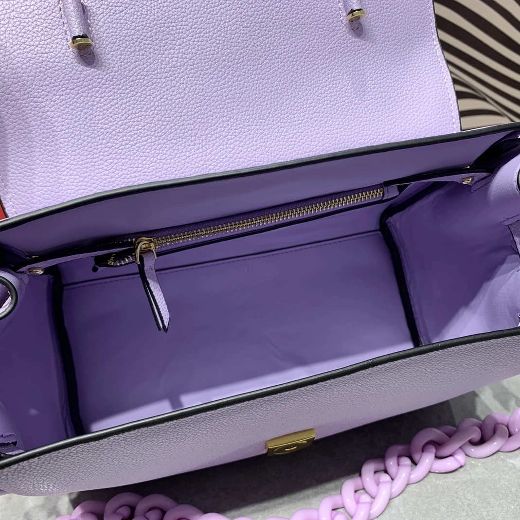 Versace AAA Quality Handbags For Women Stylish 2947