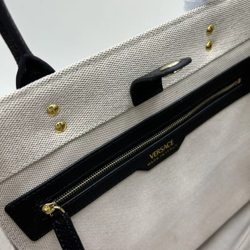 Versace AAA Quality Handbags For Women Stylish 2988
