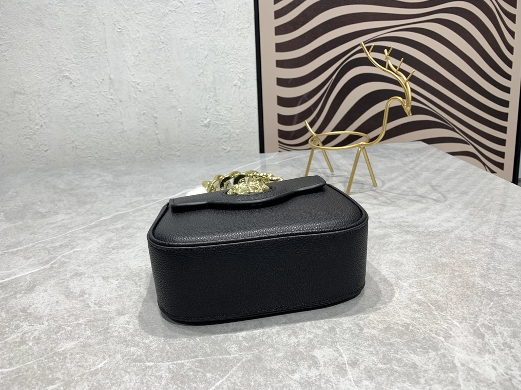 Versace AAA Quality Handbags For Women WellDesigned 5722