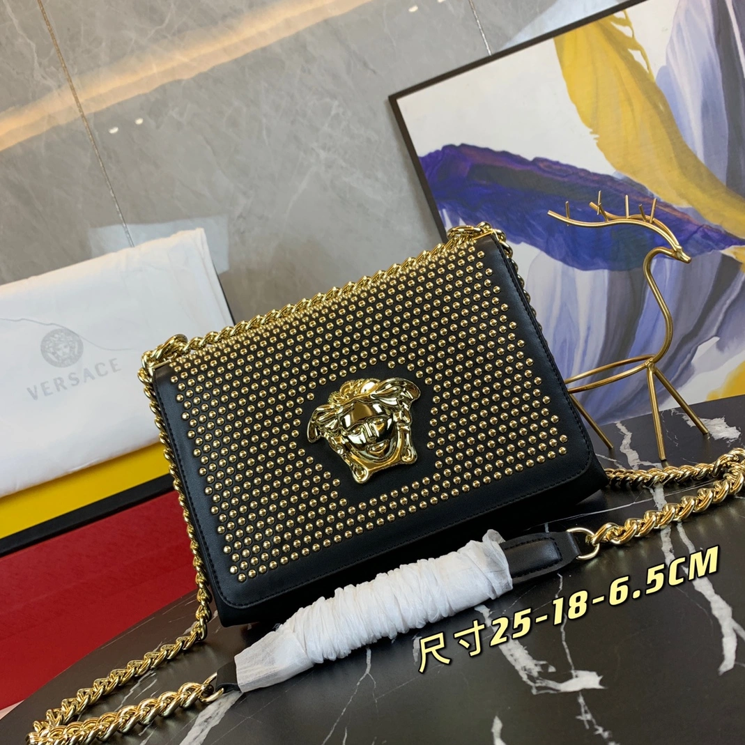 Versace AAA Quality Messenger Bags For Women Durable 7812