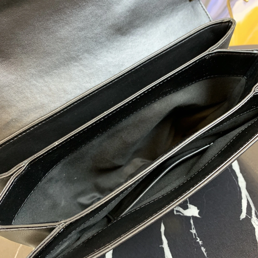 Versace AAA Quality Messenger Bags For Women Durable 7812