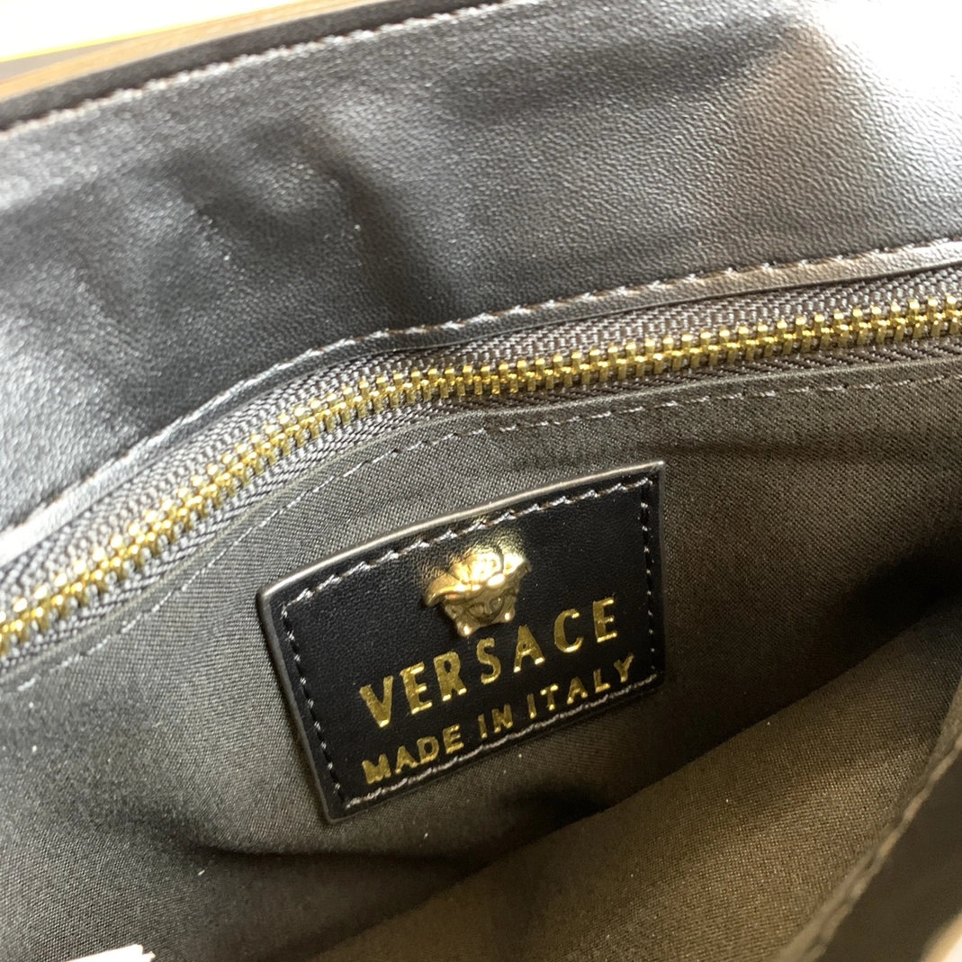 Versace AAA Quality Messenger Bags For Women Durable 7812