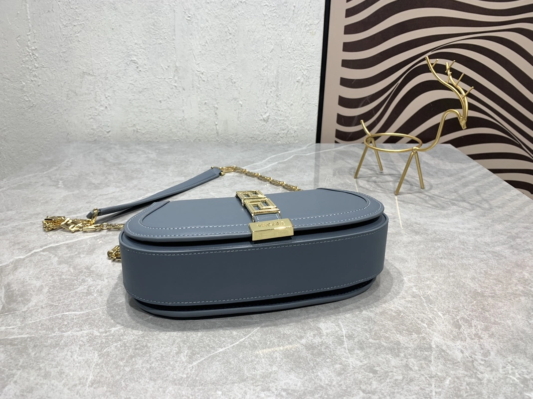 Versace AAA Quality Messenger Bags For Women Efficient 4098