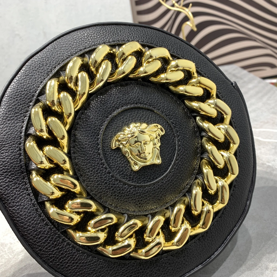 Versace AAA Quality Messenger Bags For Women Elegant 3483