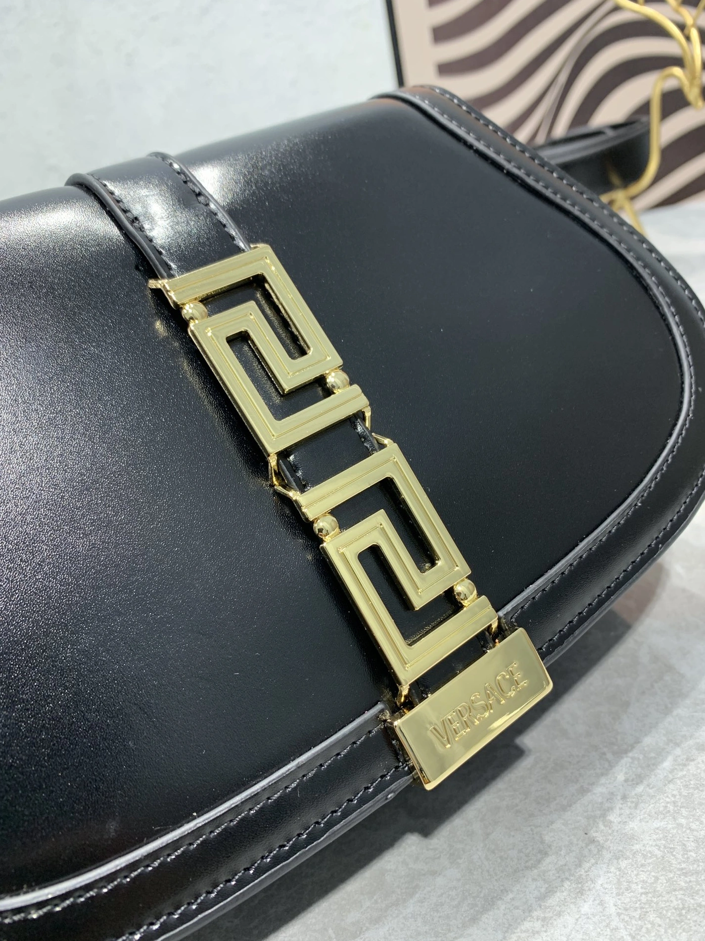 Versace AAA Quality Messenger Bags For Women Functional 6751