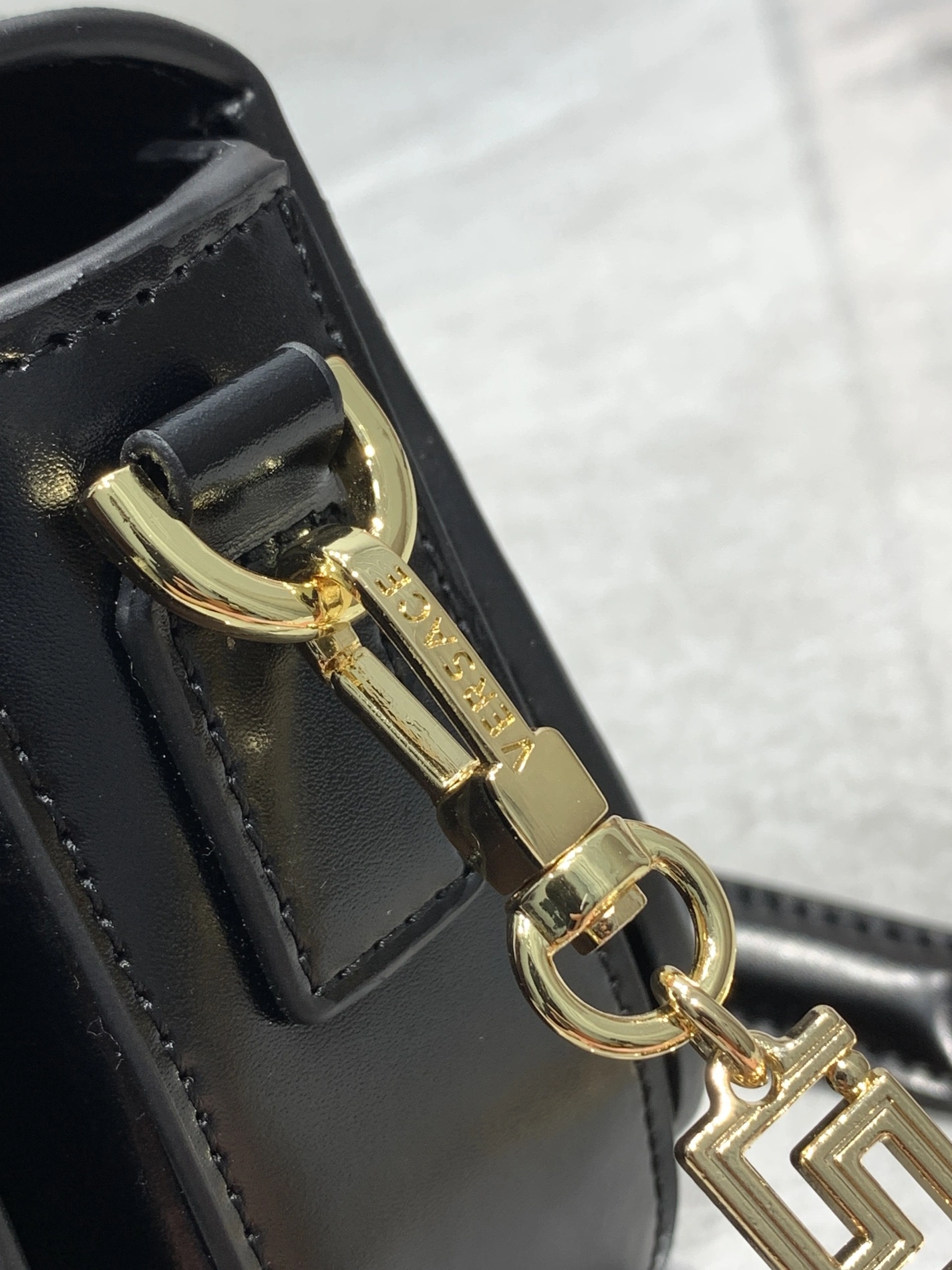 Versace AAA Quality Messenger Bags For Women Functional 6751