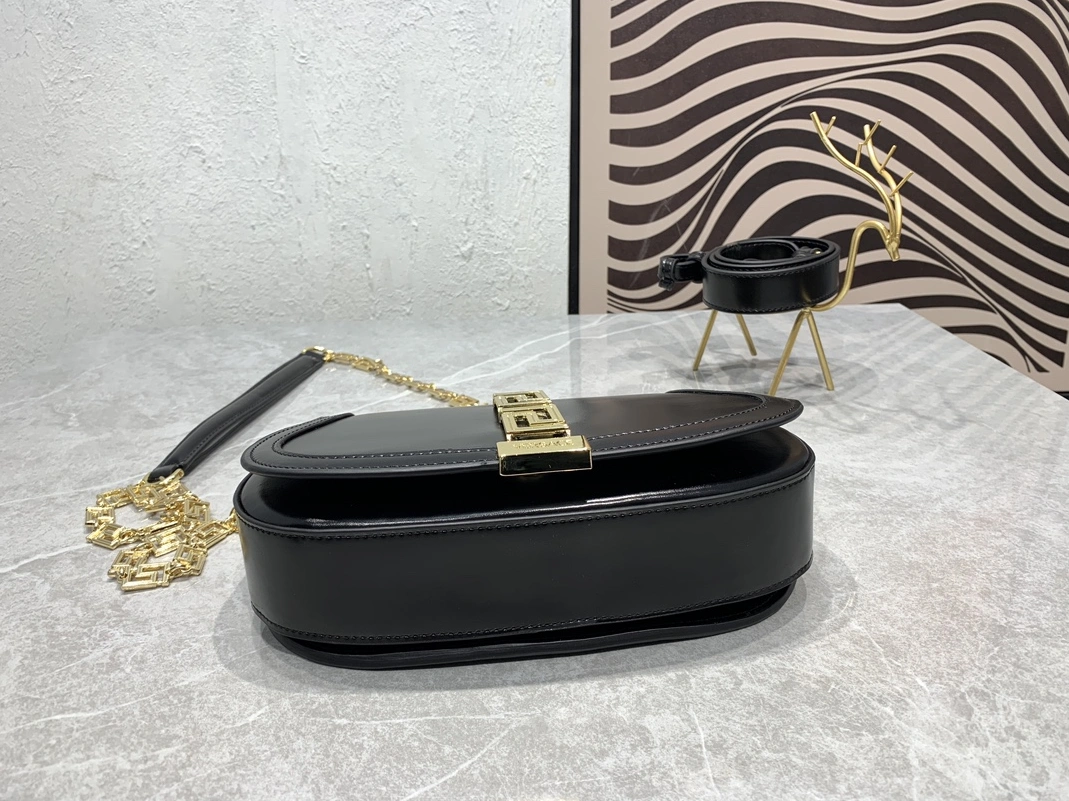 Versace AAA Quality Messenger Bags For Women Functional 6751