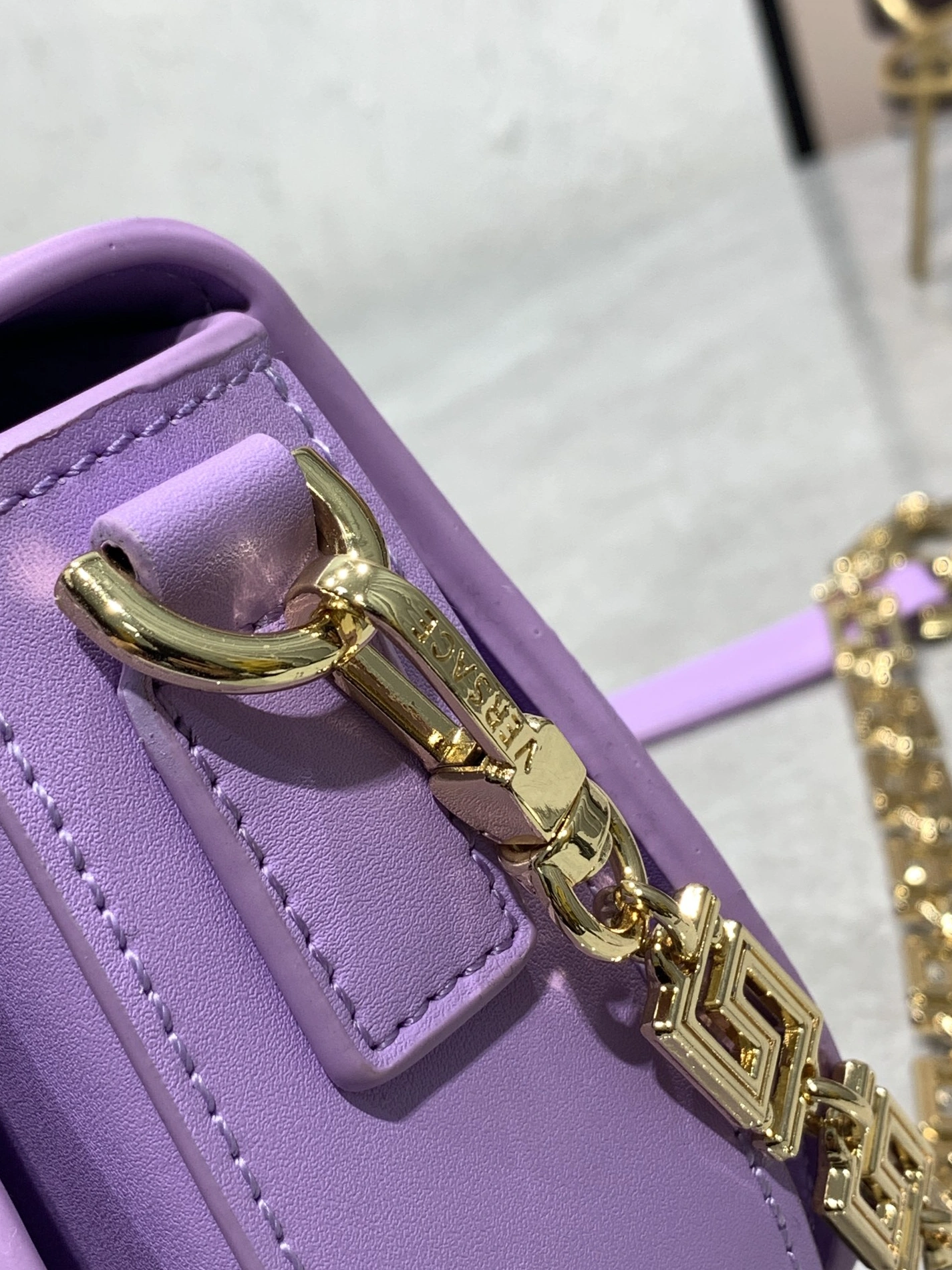 Versace AAA Quality Messenger Bags For Women ModernLook 2655