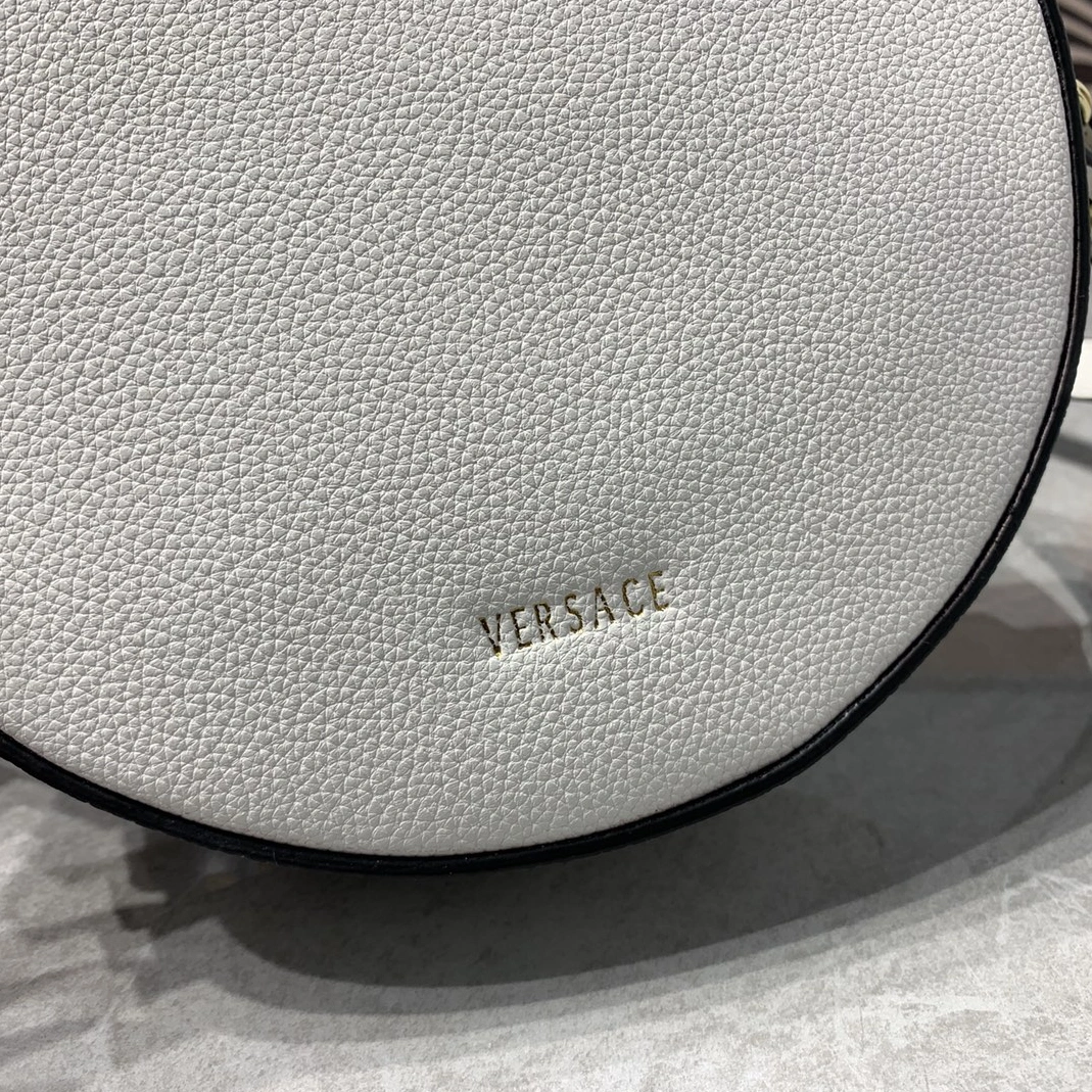 Versace AAA Quality Messenger Bags For Women Practical 4135