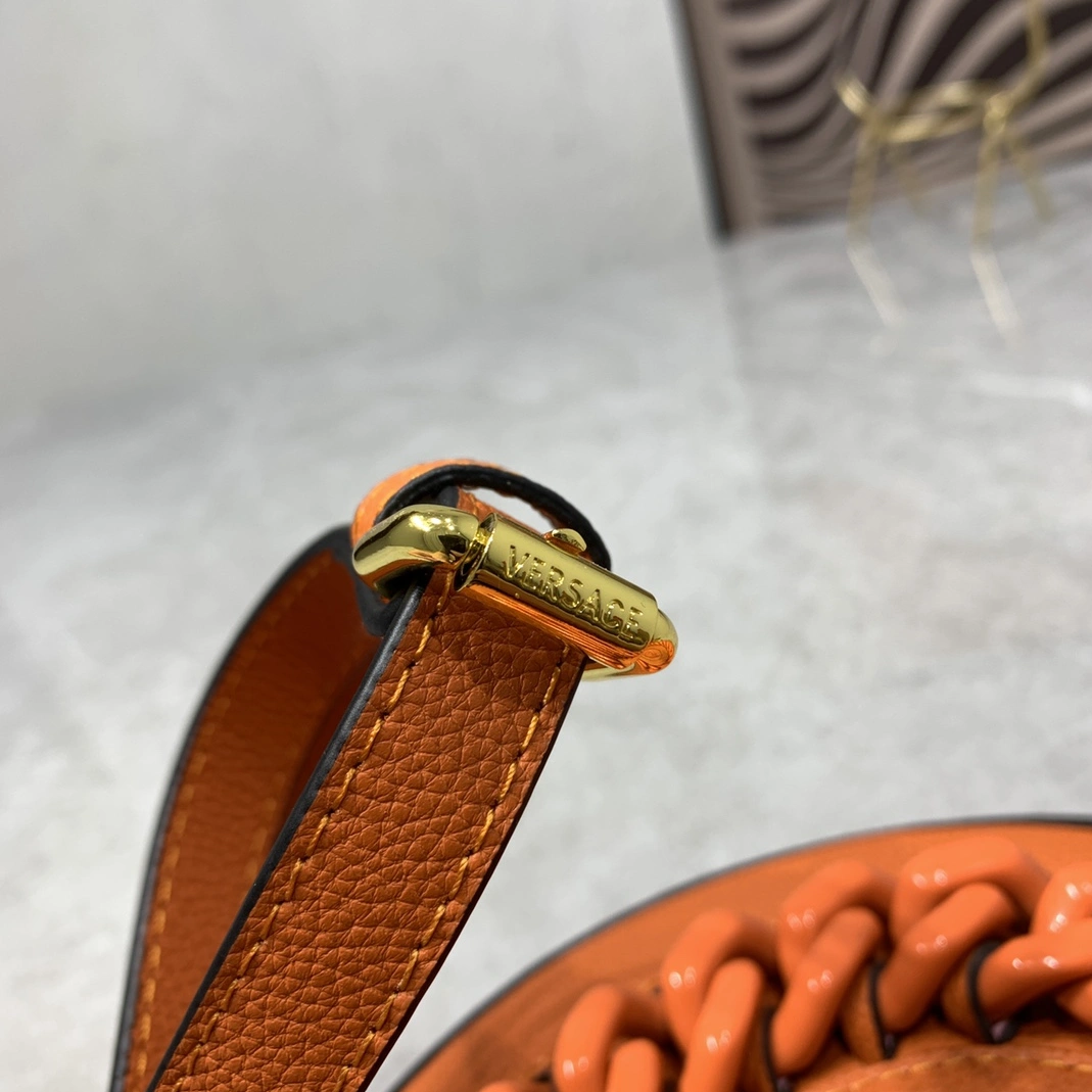 Versace AAA Quality Messenger Bags For Women Practical 8636
