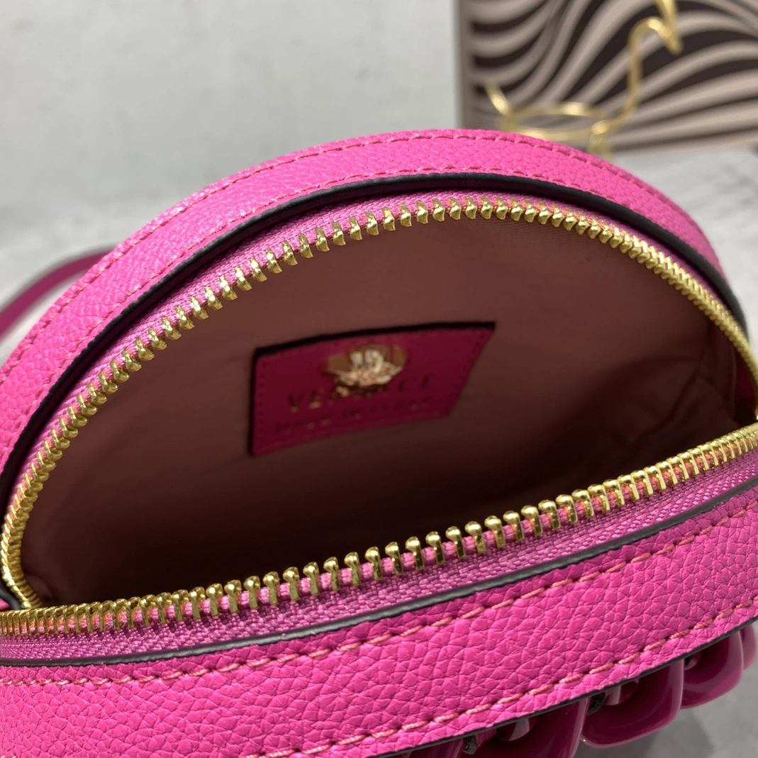 Versace AAA Quality Messenger Bags For Women Reliable 7222
