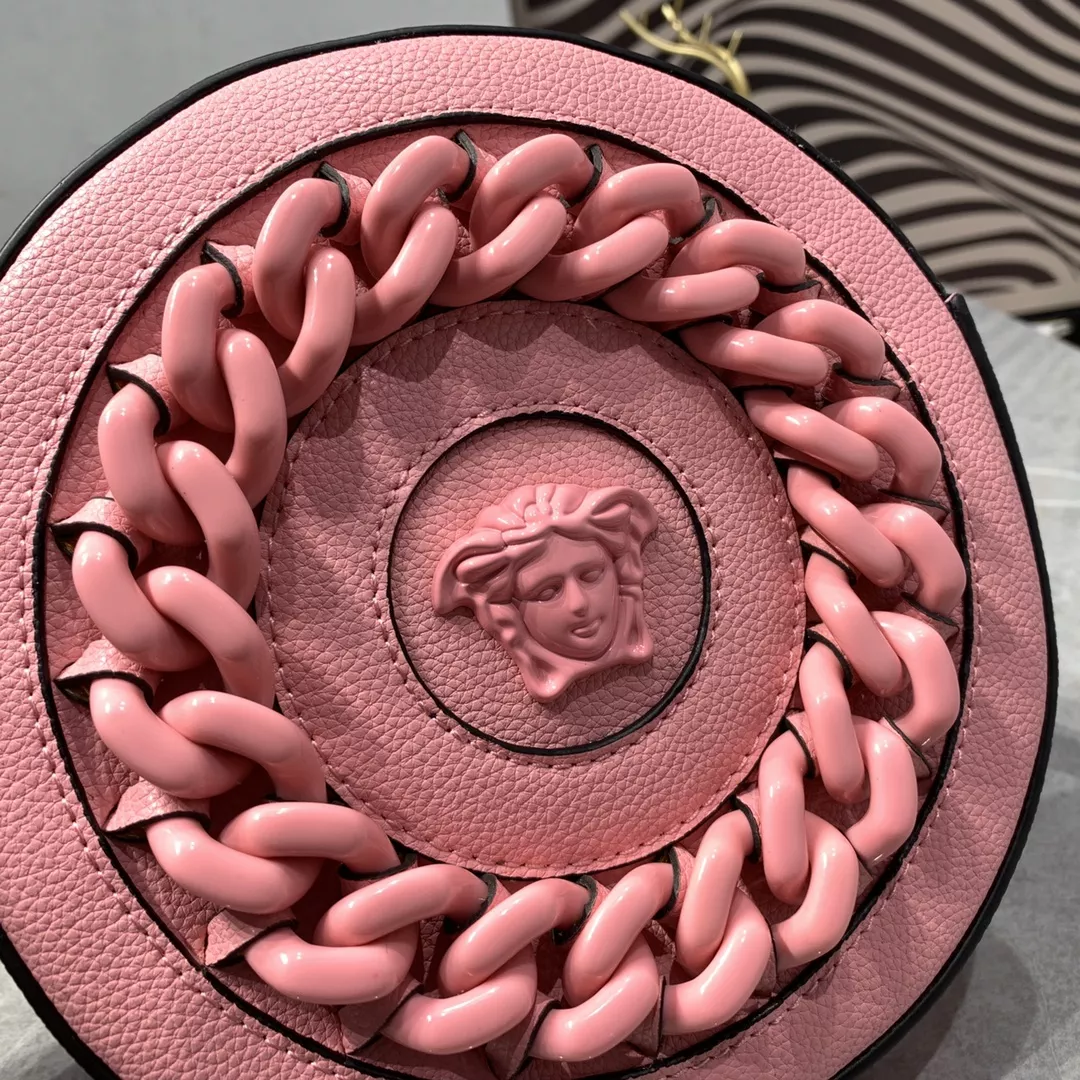 Versace AAA Quality Messenger Bags For Women Trendsetting 2036