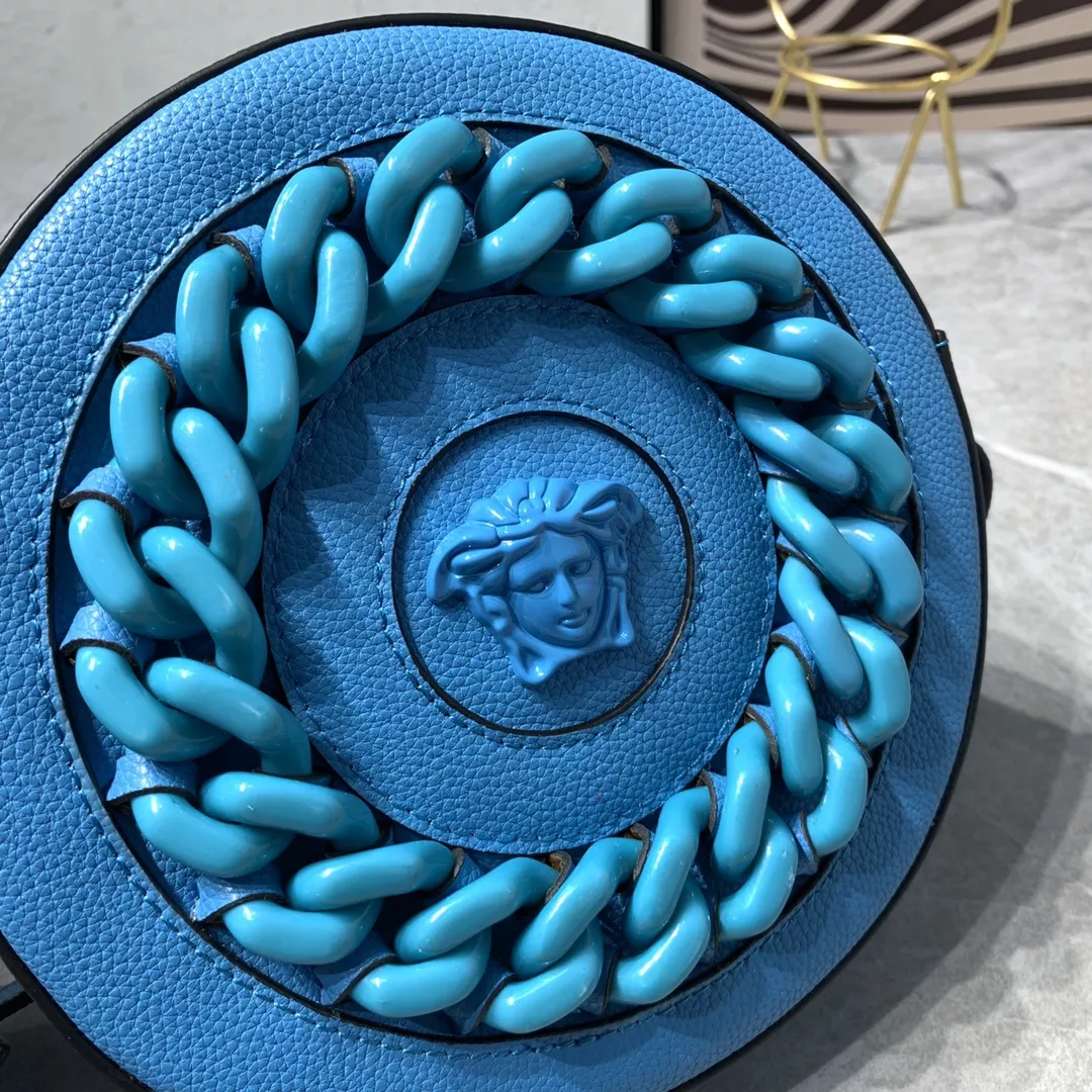 Versace AAA Quality Messenger Bags For Women Vibrant 7630