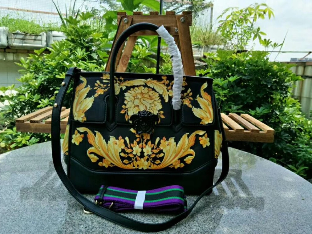 Versace AAA Quality Messenger Bags Vibrant 2674