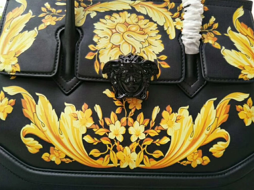 Versace AAA Quality Messenger Bags Vibrant 2674