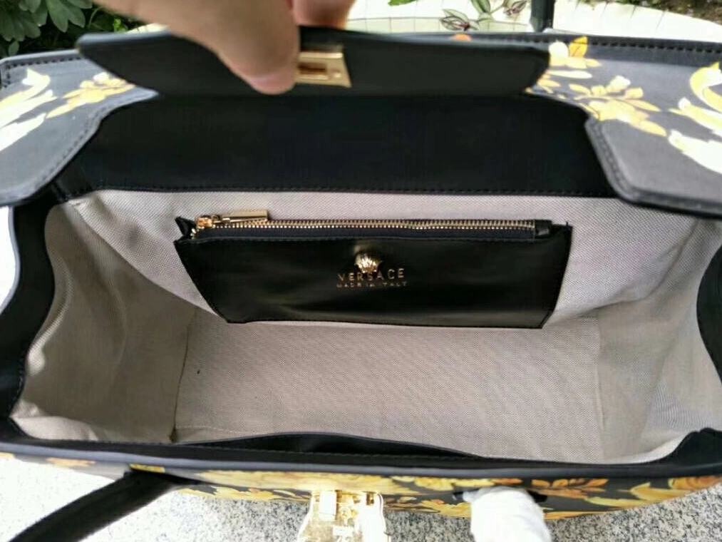 Versace AAA Quality Messenger Bags Vibrant 2674