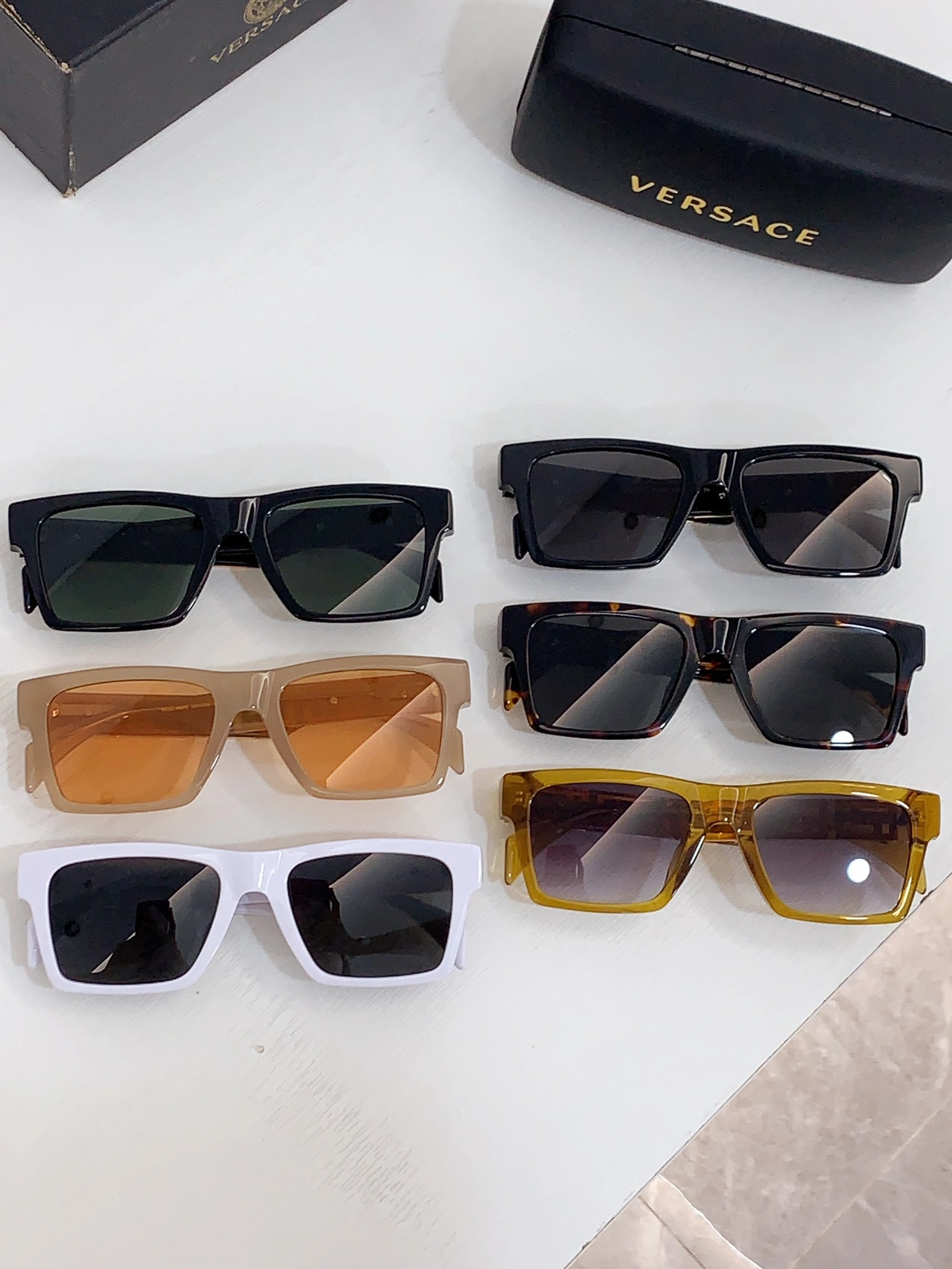 Versace AAA Quality Sunglasses Compact 8906