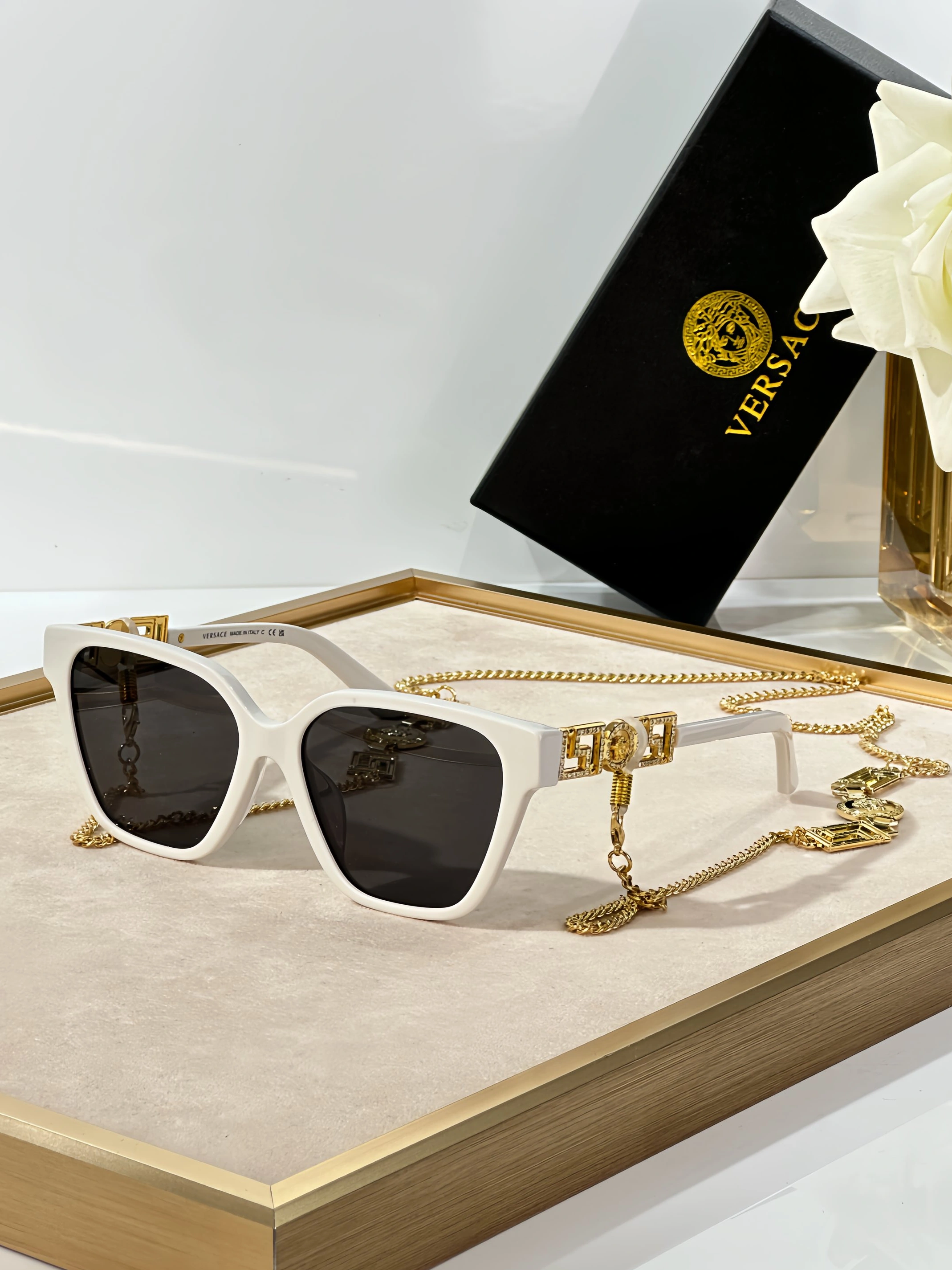 Versace AAA Quality Sunglasses Cozy 7043