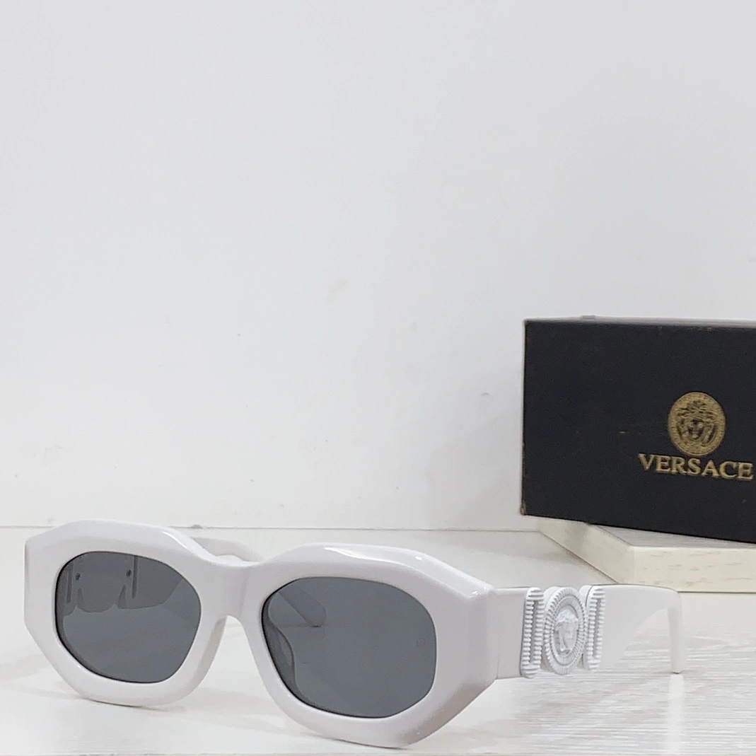 Versace AAA Quality Sunglasses Cozy 8031