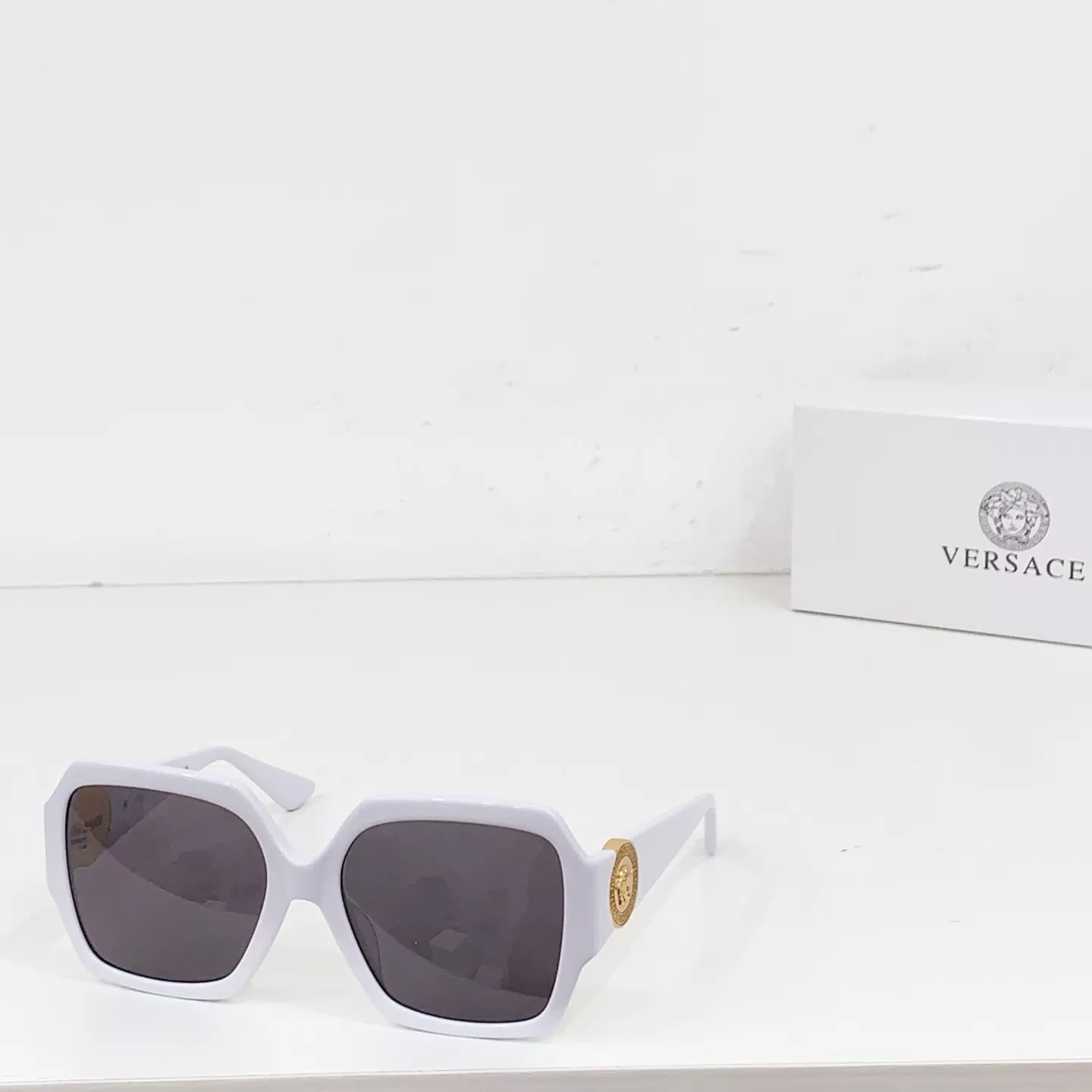 Versace AAA Quality Sunglasses Durable 8360