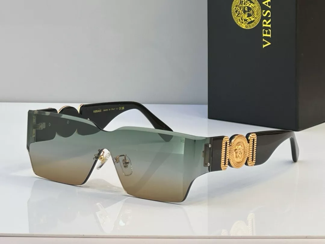 Versace AAA Quality Sunglasses EasyMatch 5560