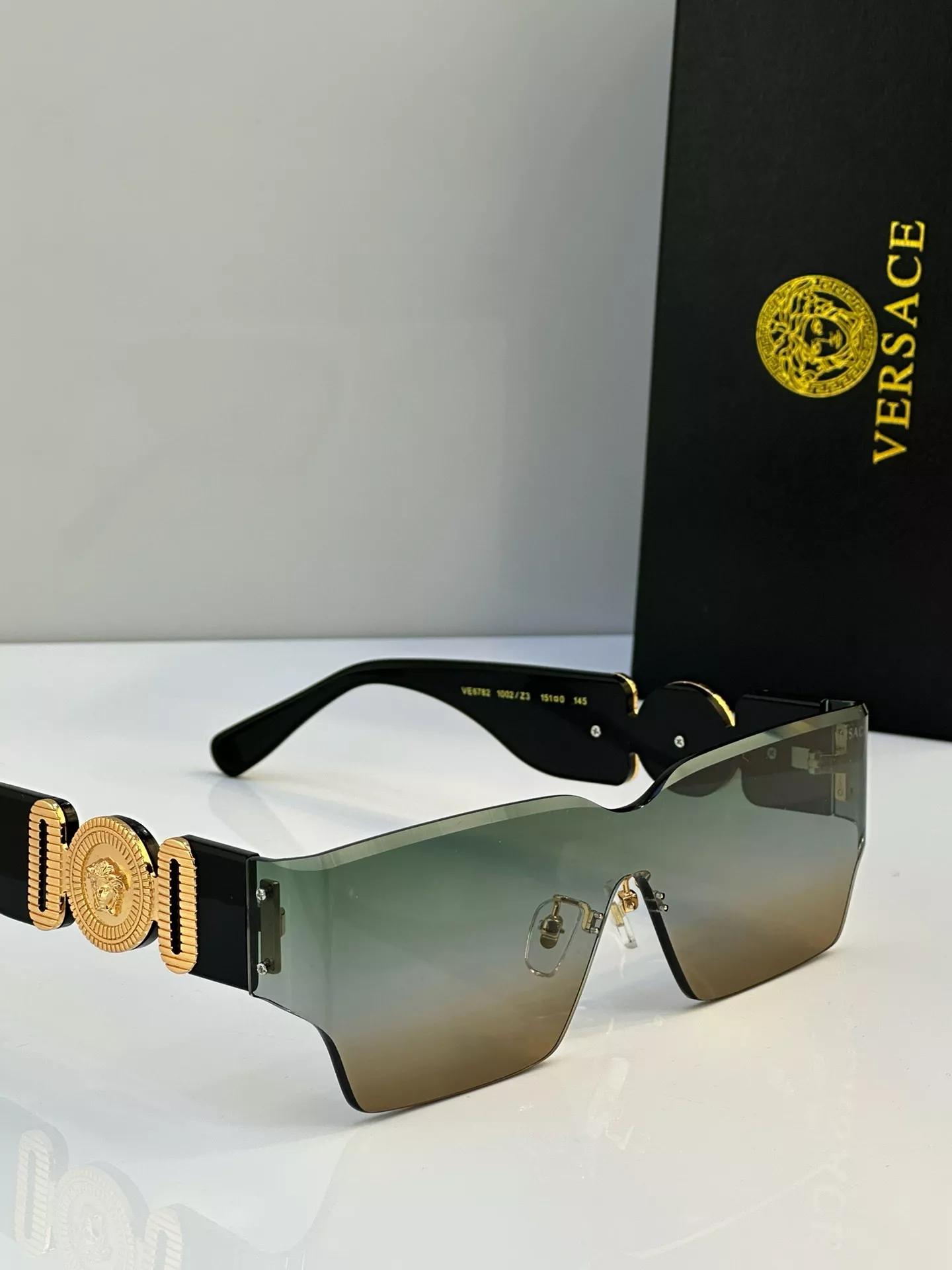 Versace AAA Quality Sunglasses EasyMatch 5560