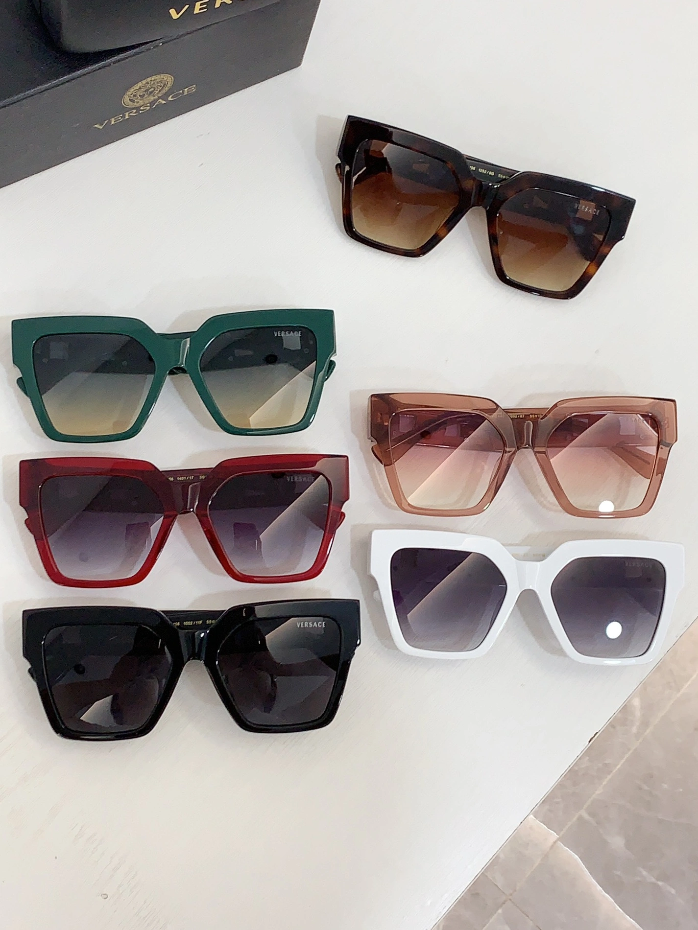 Versace AAA Quality Sunglasses Elegant 3117