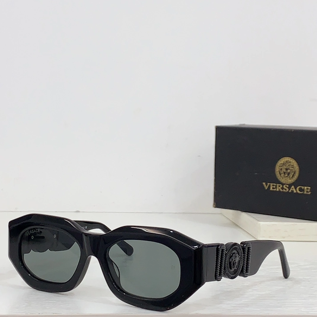 Versace AAA Quality Sunglasses Elegant 8342
