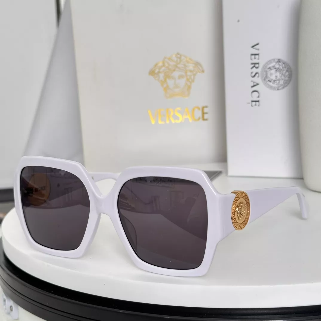 Versace AAA Quality Sunglasses Functional 1672