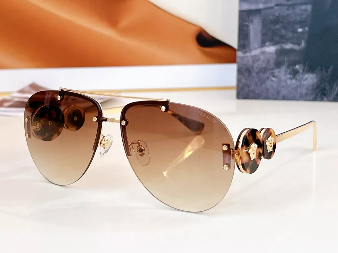 Versace AAA Quality Sunglasses Modern 7528