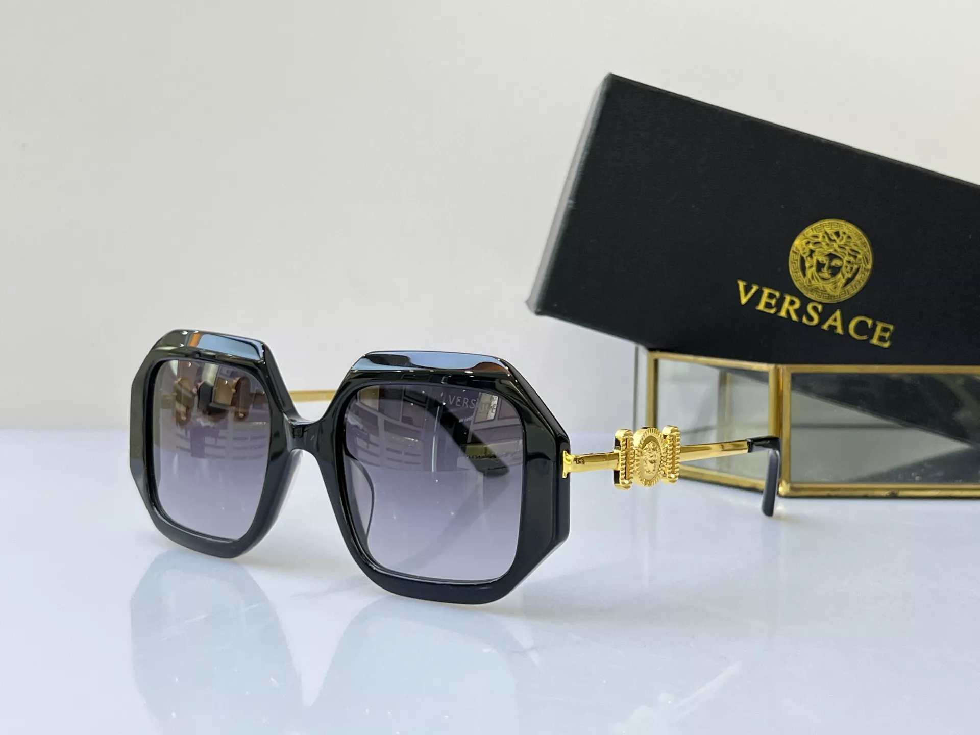 Versace AAA Quality Sunglasses ModernLook 8074
