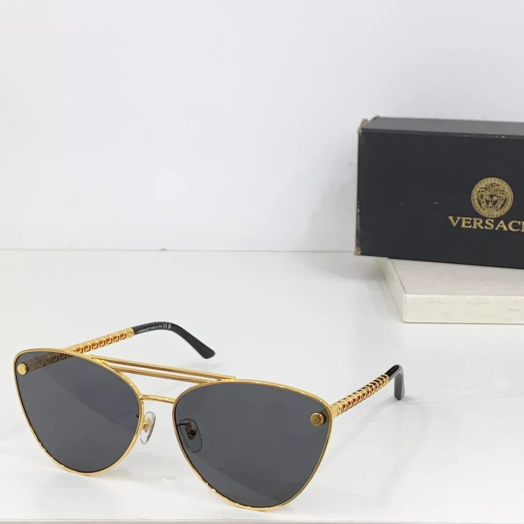 Versace AAA Quality Sunglasses Practical 8404