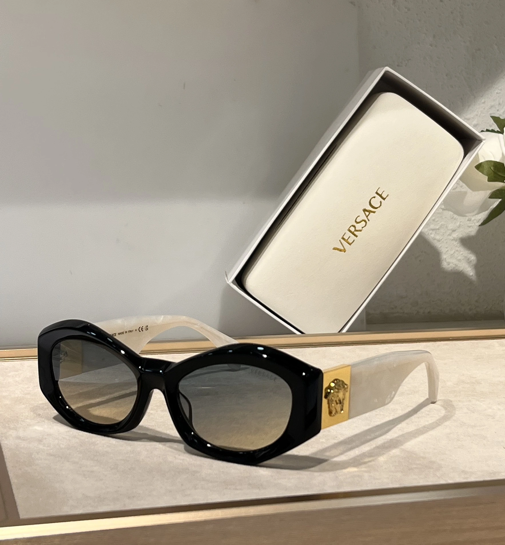 Versace AAA Quality Sunglasses StreetReady 196