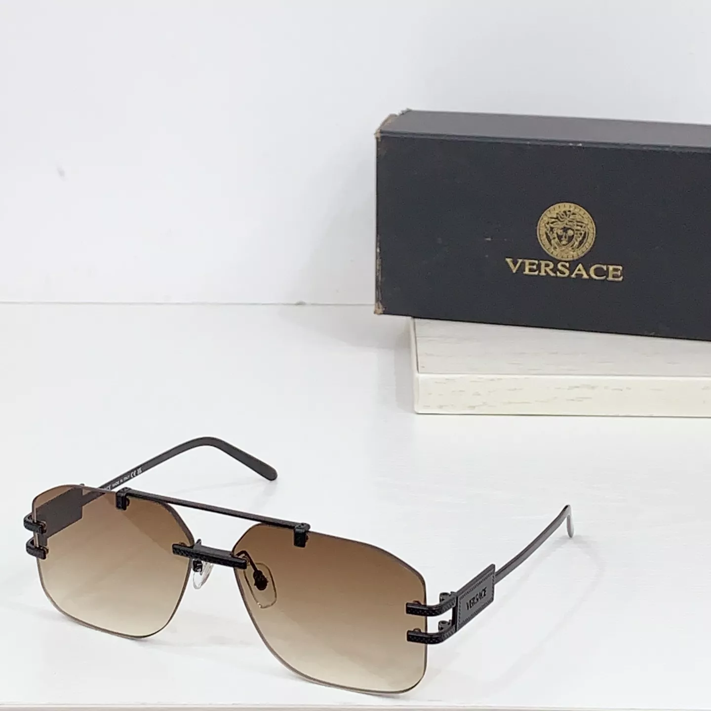 Versace AAA Quality Sunglasses Timeless 9050