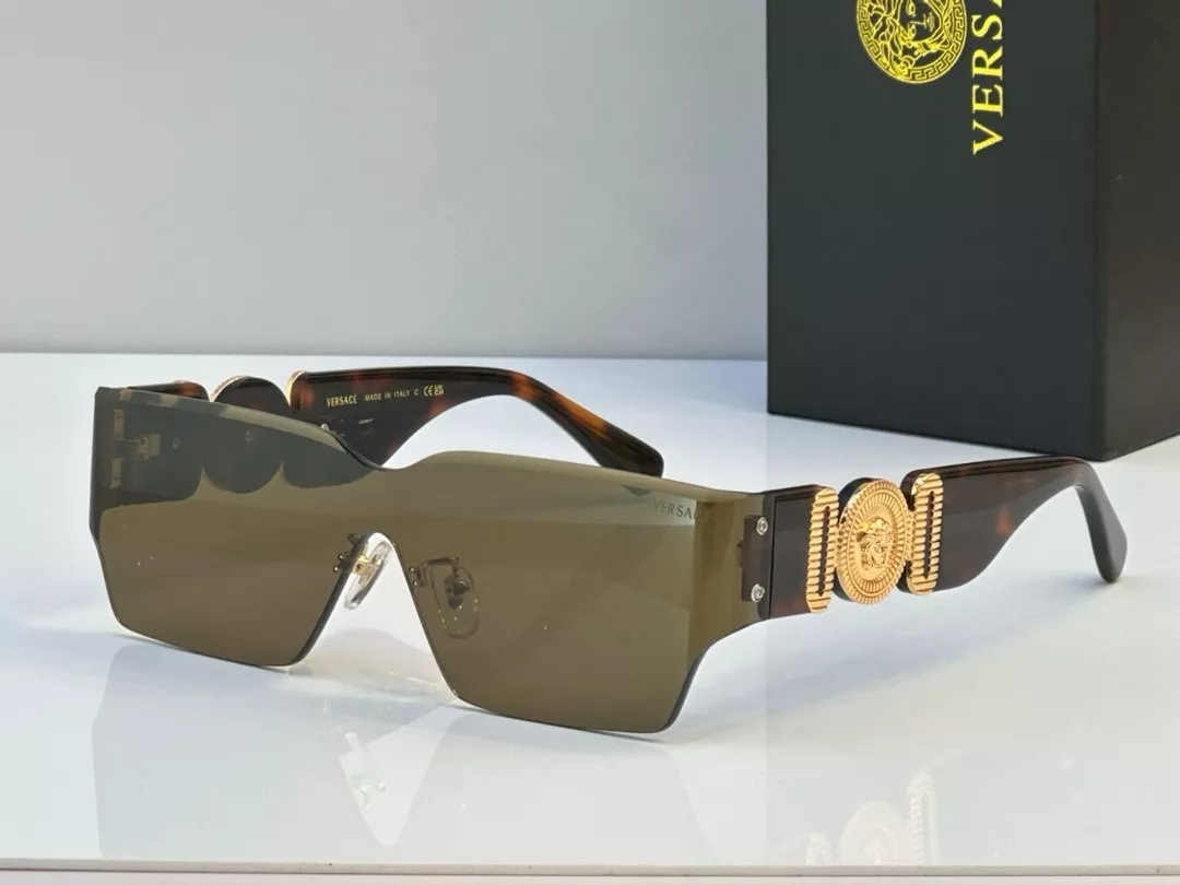 Versace AAA Quality Sunglasses Trendy 885