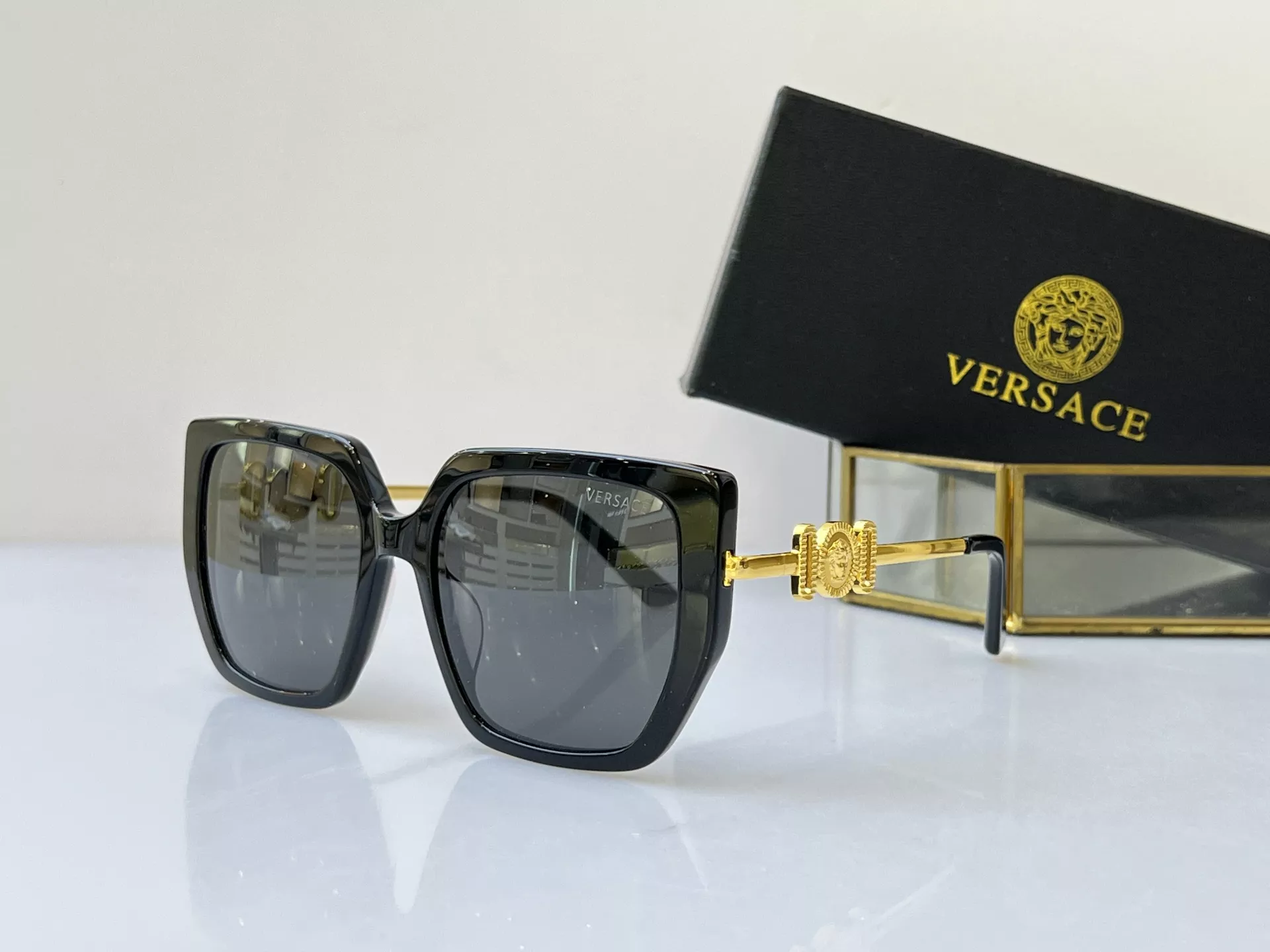 Versace AAA Quality Sunglasses UrbanStyle 2048