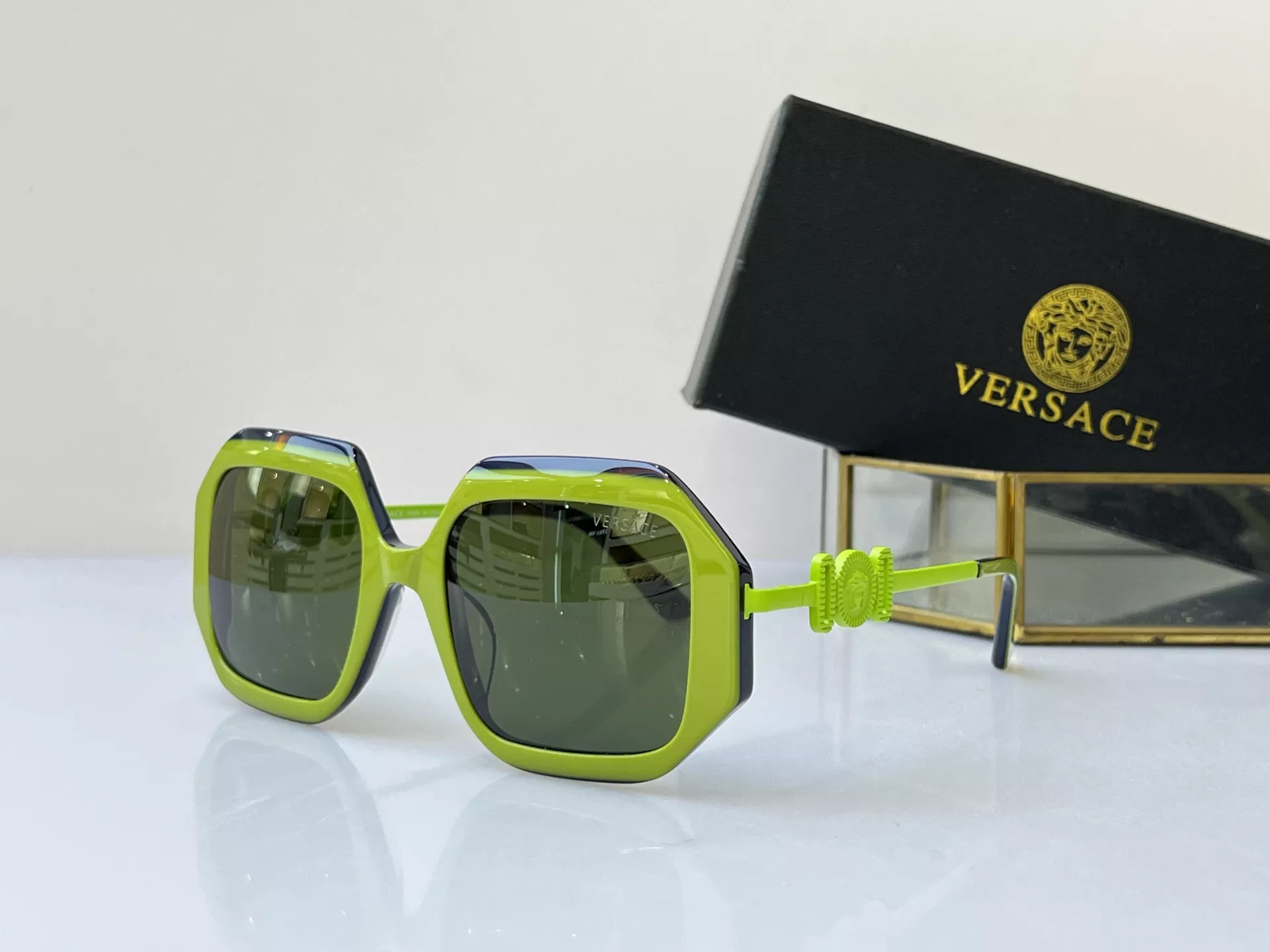 Versace AAA Quality Sunglasses Vibrant 2278