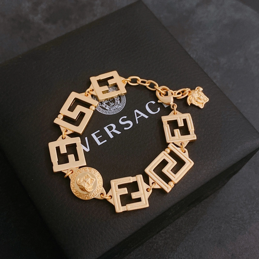 Versace Bracelet Comfortable 8217
