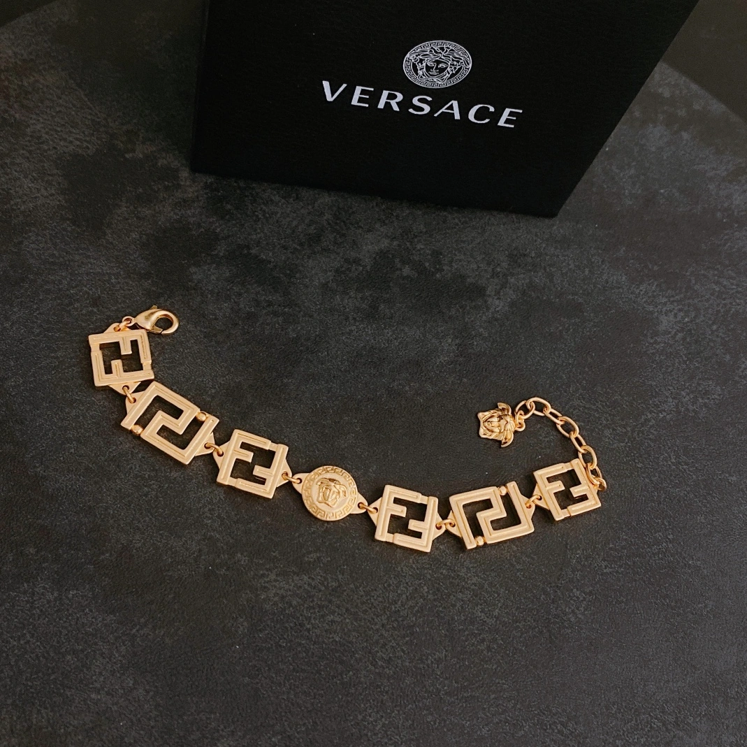 Versace Bracelet Comfortable 8217