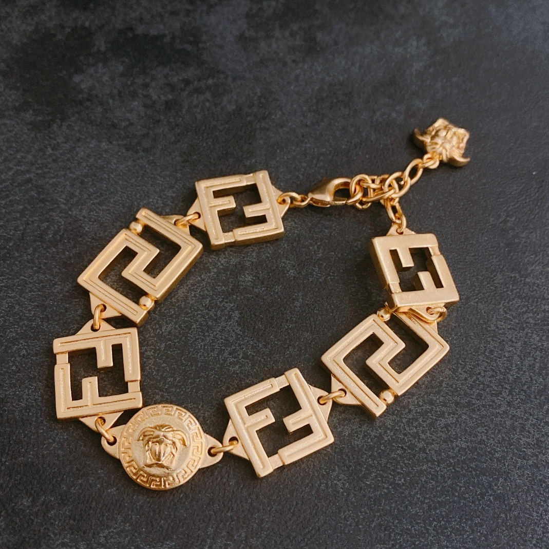 Versace Bracelet Comfortable 8217