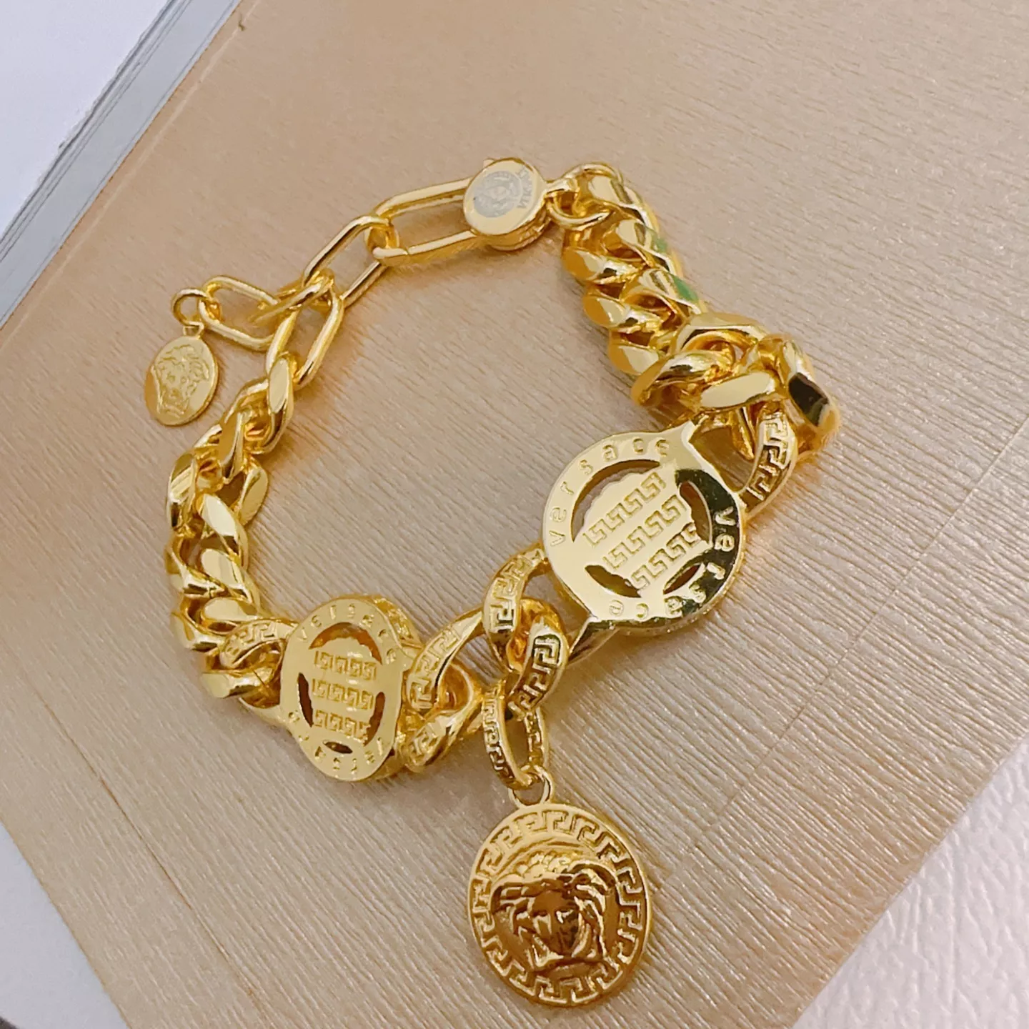 Versace Bracelets Sleek 3507