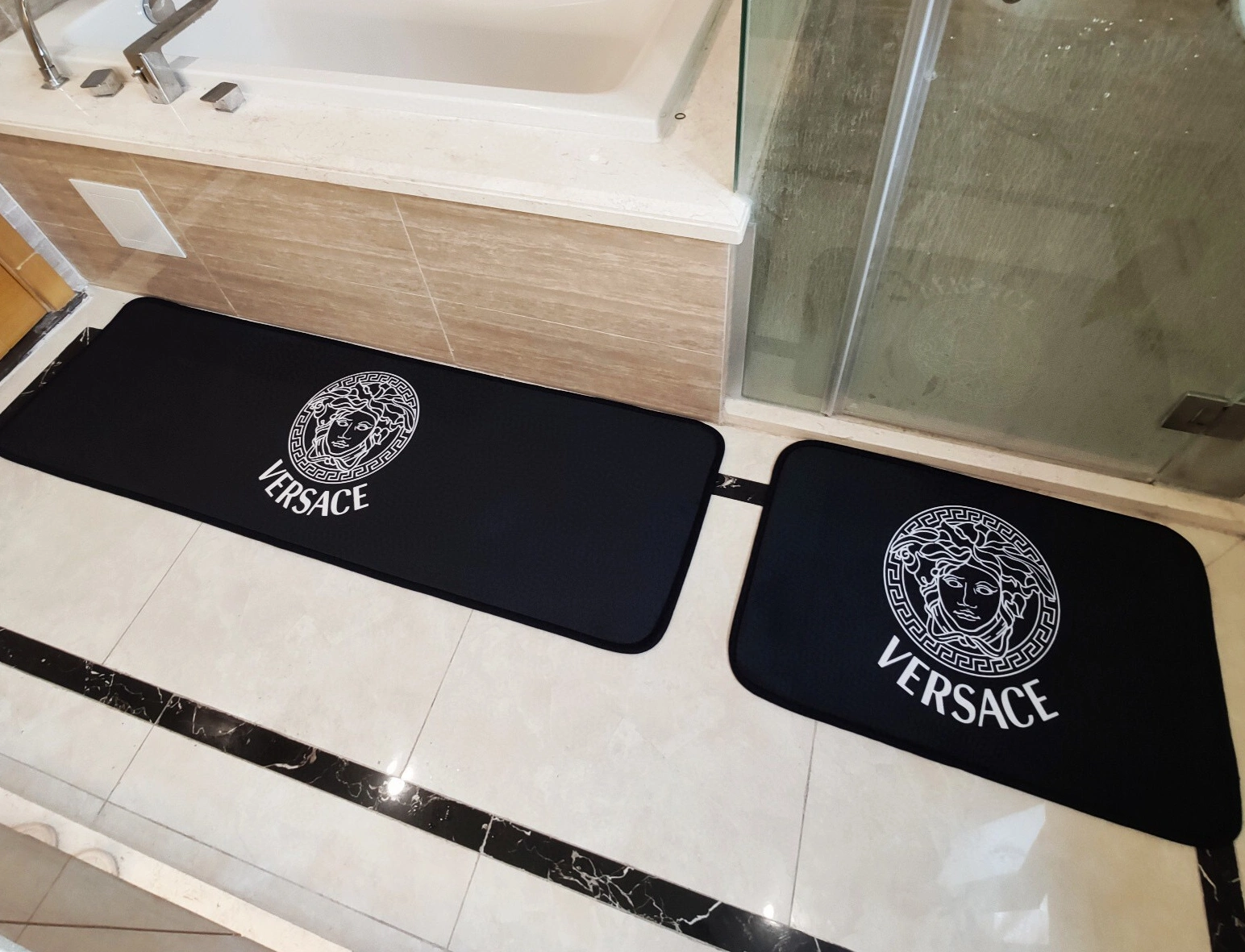 Versace Carpets Bold 3906