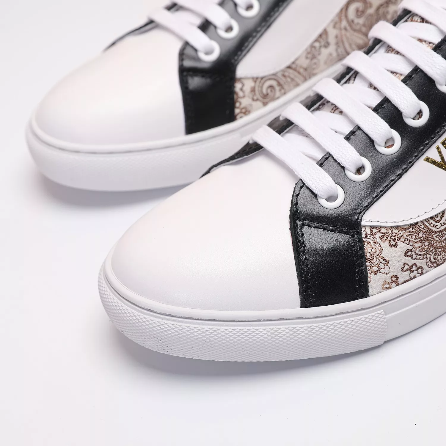 Versace Casual Shoes For Men EasyMatch 8957