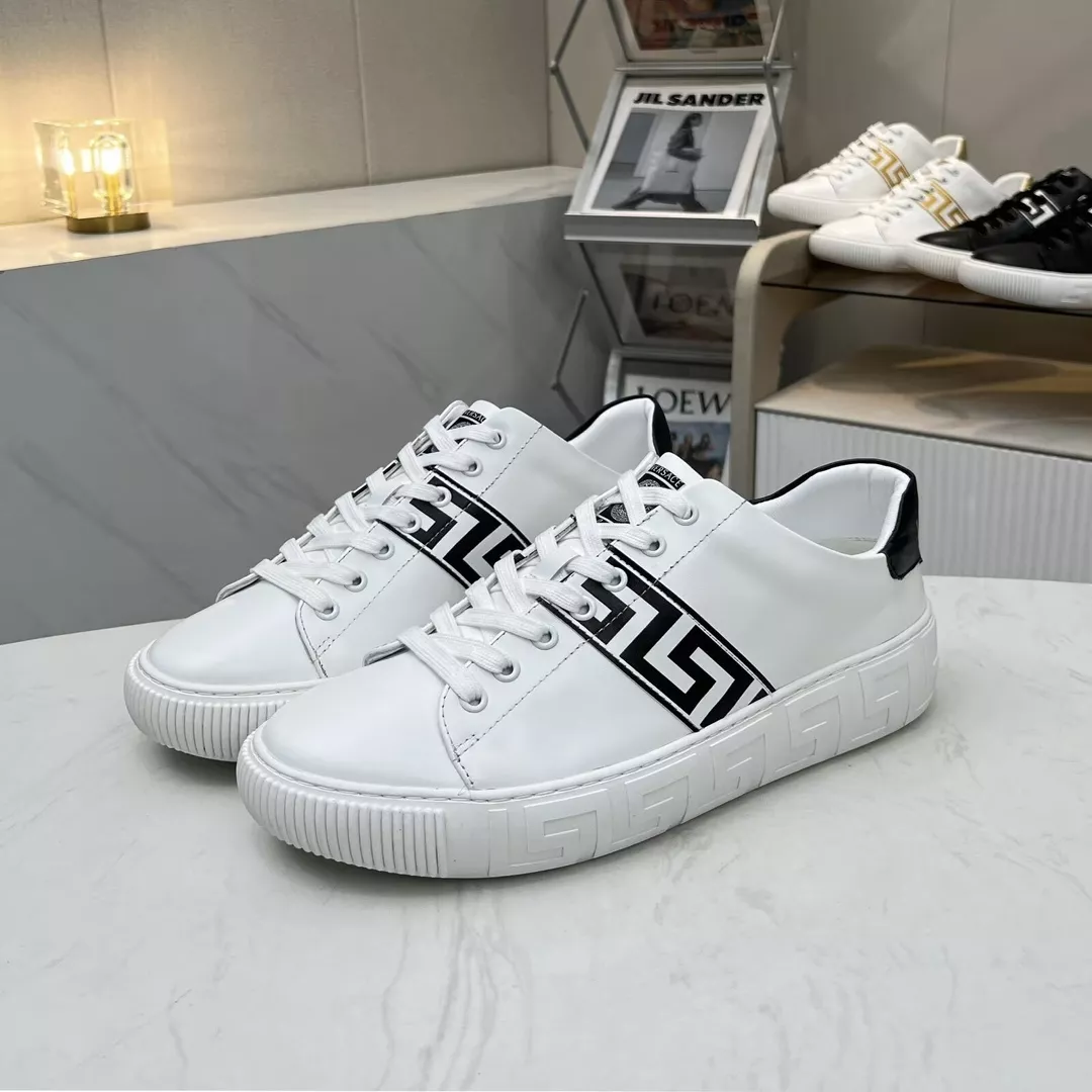 Versace Casual Shoes For Men EyeCatching 6709