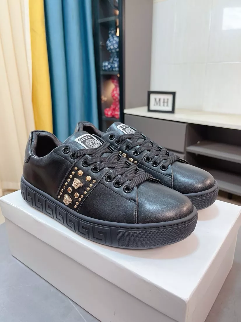 Versace Casual Shoes For Men NewStyle 8280