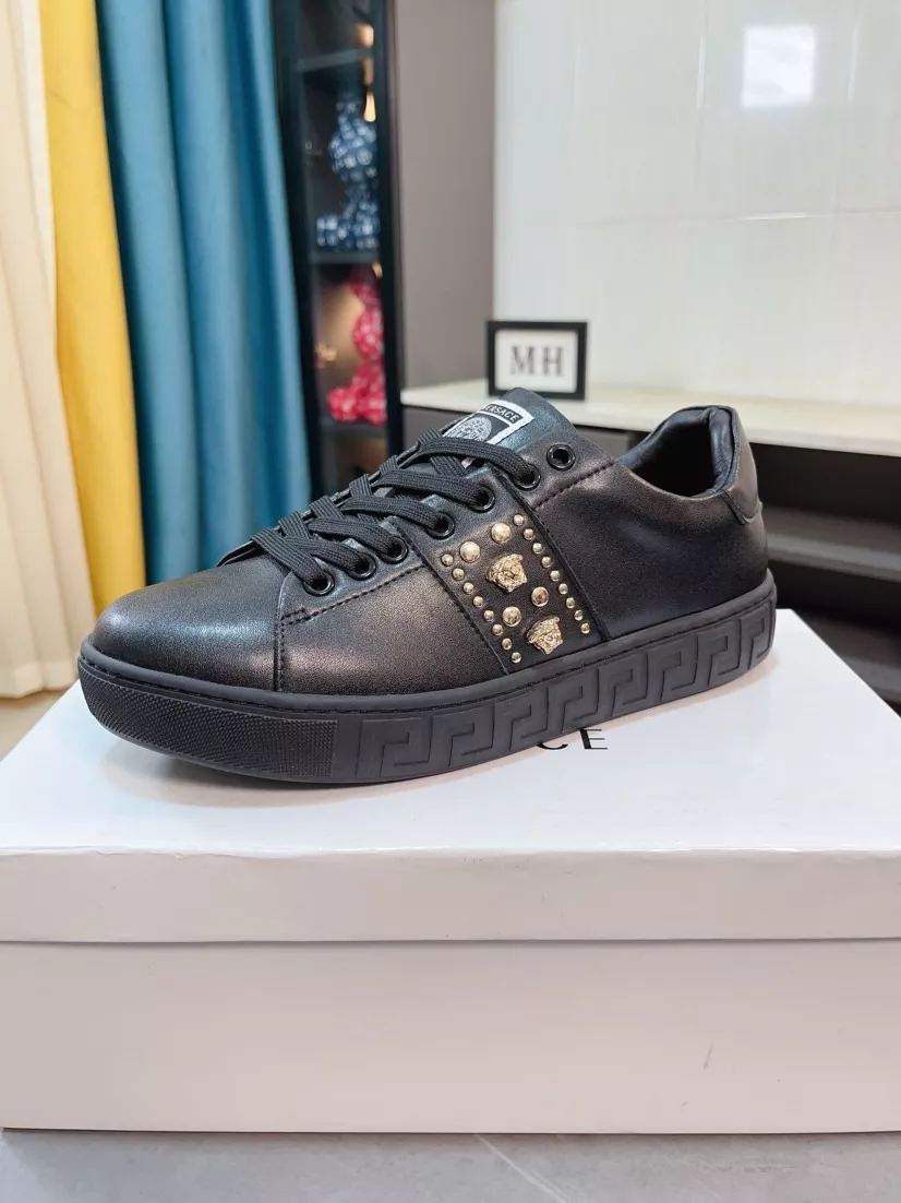 Versace Casual Shoes For Men NewStyle 8280